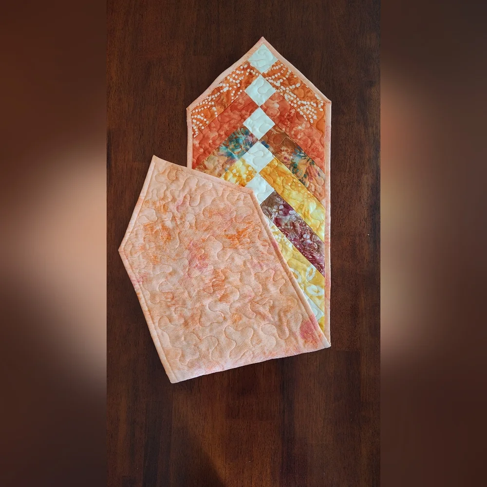 Tangerine Treasure! NEW HANDMADE Quilted Batik Table Runner -  12" X 46" - Picture 5 of 10